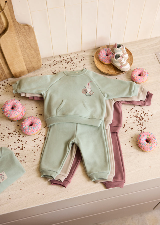 Tuta neonato Mayoral disponibile in beige, verde acqua e mattone