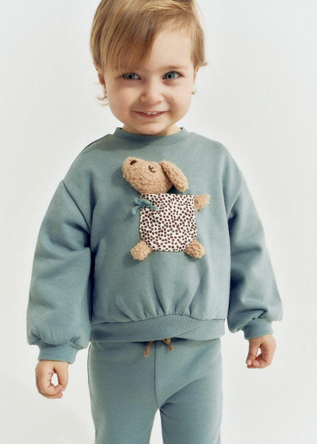 Bambina con felpa verde acqua Mayoral con dolce orsetto applicato e pantalone coordinato