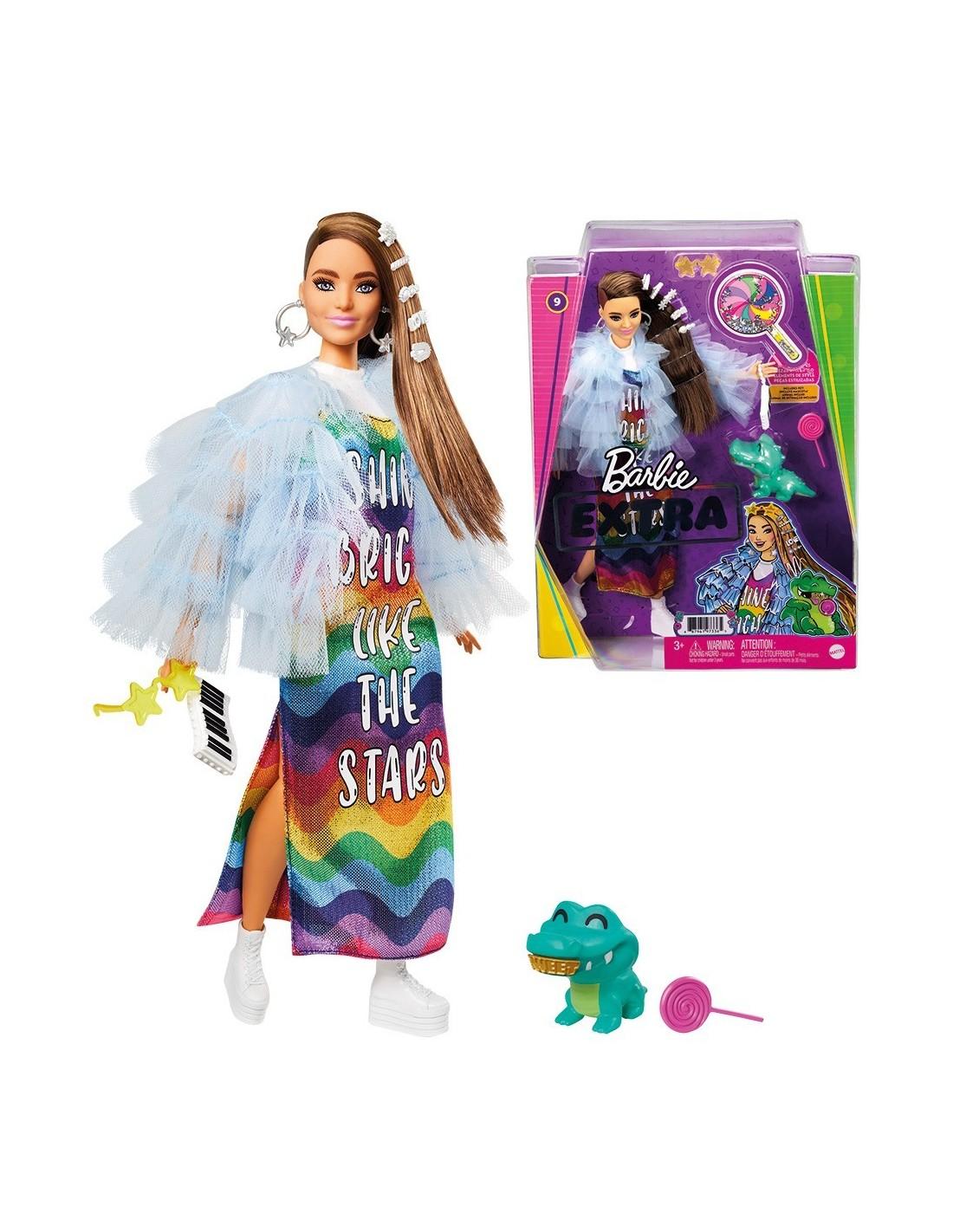 Barbie Extra n. 9 con Vestito Arcobaleno, Giacca Azzurra e Cagnolino Coccodrillo Mattel GYJ78
