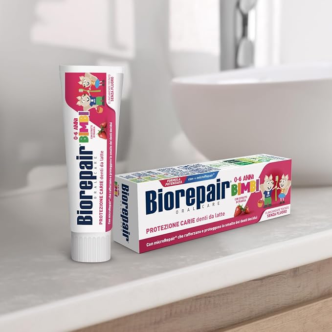 Biorepair Bimbi dentifricio fragola 0-6 anni 50 ml per la protezione dei denti da latte, senza fluoro