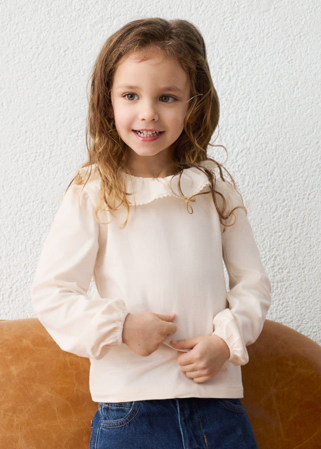 Blusa bambina Mayoral color écru con colletto volant e maniche lunghe