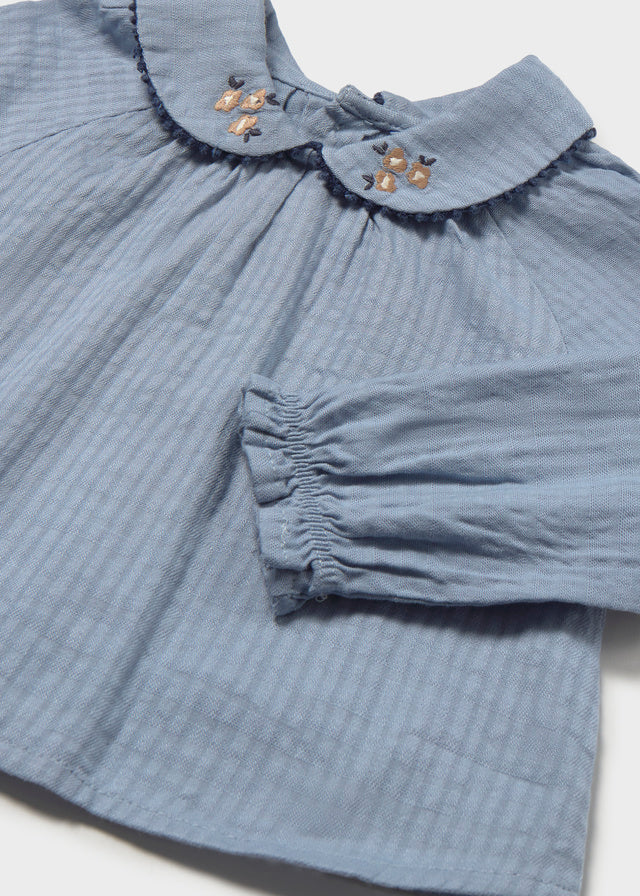 Camicia neonata Mayoral azzurro polvere con colletto Peter Pan