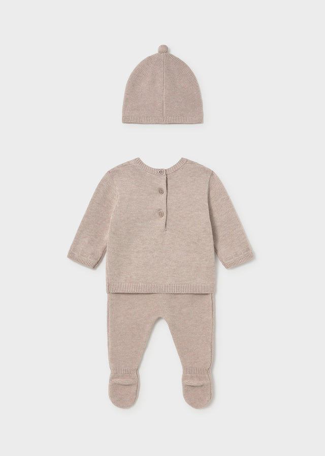 Completo 3 pezzi neonata Mayoral con maglioncino ghettina e cappellino moka