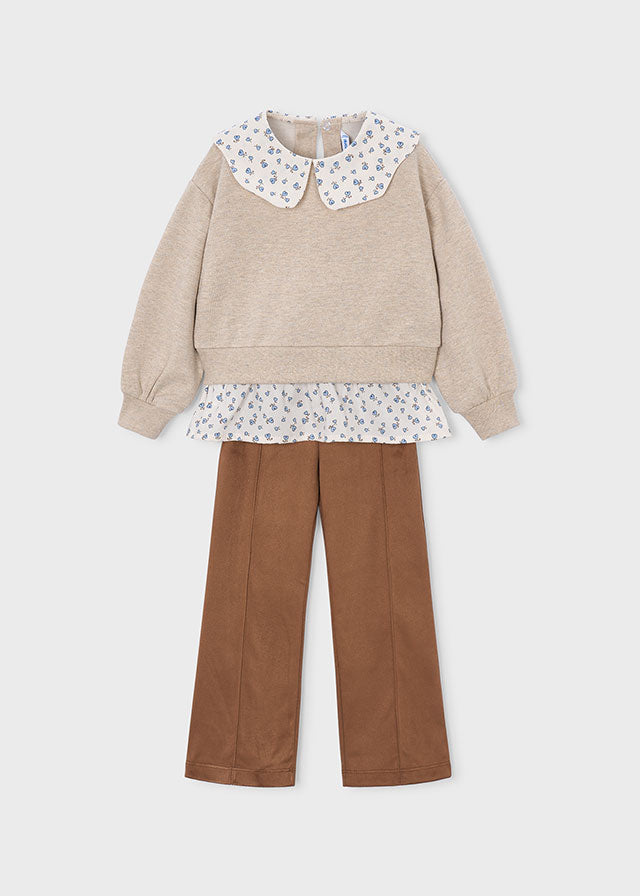 Completo bambina Mayoral con felpa beige e pantalone marrone a zampa vista frontale