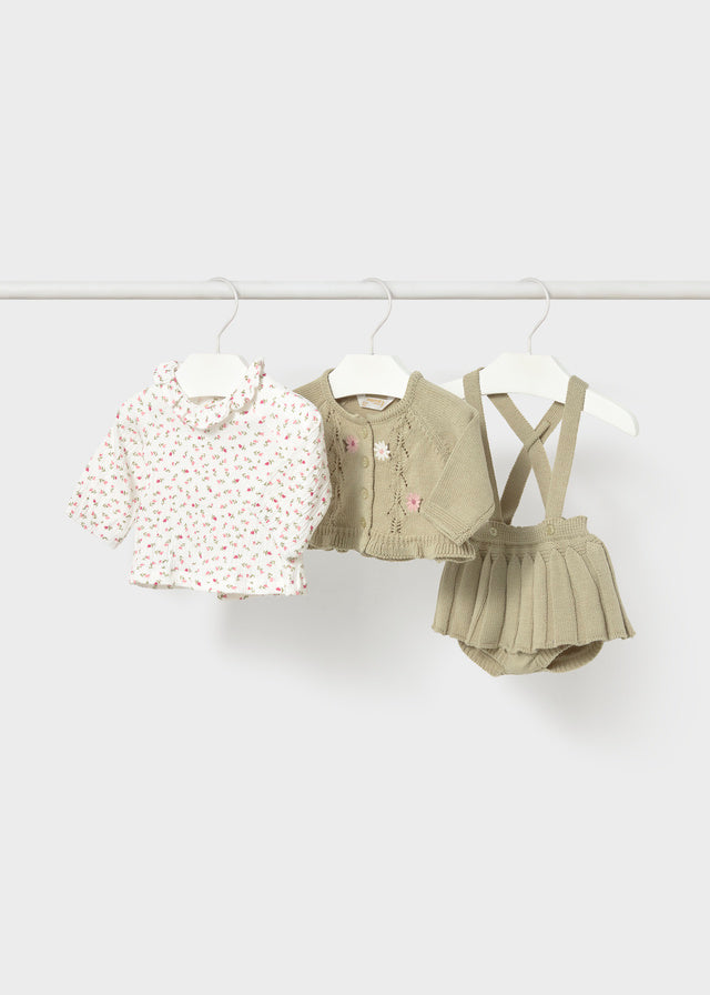 Completo neonata Mayoral 3 pezzi con camicia floreale cardigan e gonna con bretelle