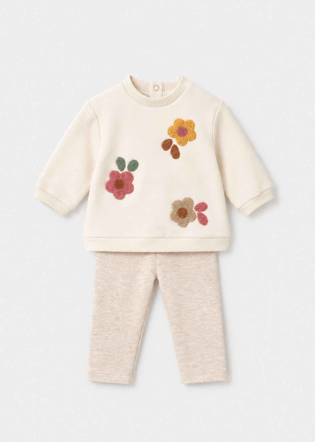 Completo neonata Mayoral con felpa écru con fiori applicati e pantalone beige