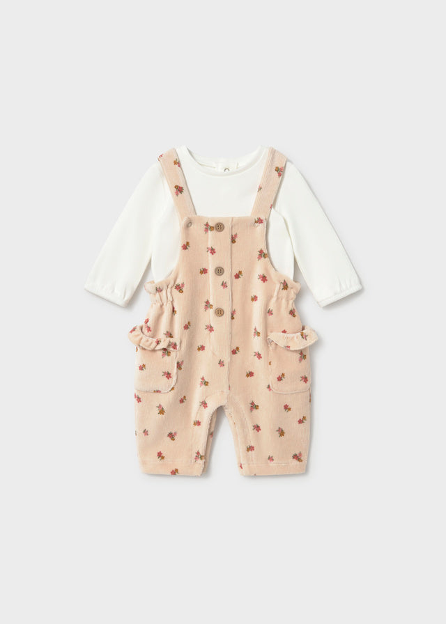 Completo neonata Mayoral con salopette beige a fiori e maglia bianca