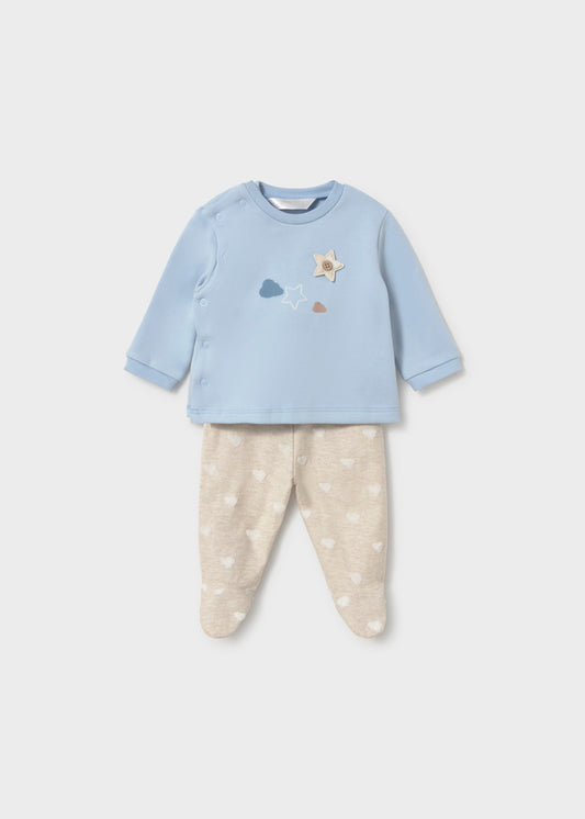 Completo neonato Mayoral con felpa azzurra e ghettina beige con piedini e nuvolette