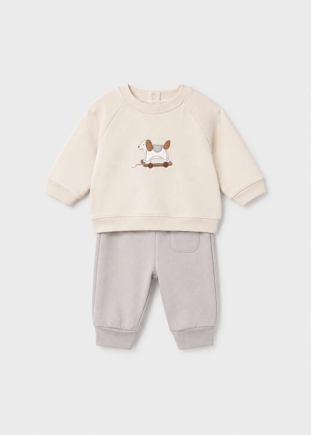 Completo neonato Mayoral 2 pezzi con felpa écru con cagnolino e pantalone grigio chiaro