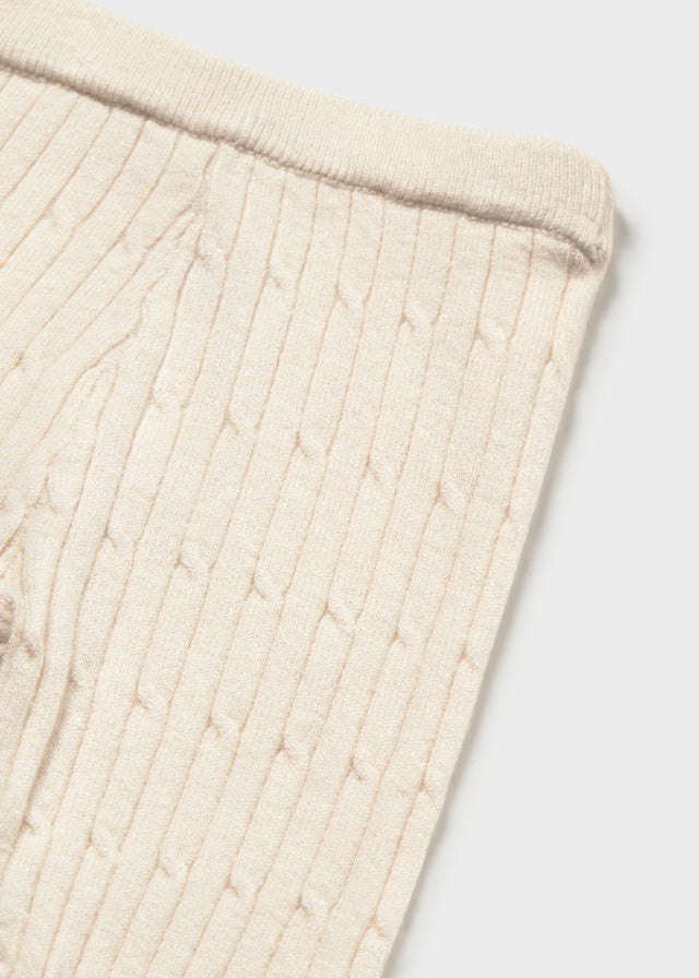 Dettaglio leggings Mayoral neonato in maglia écru a coste