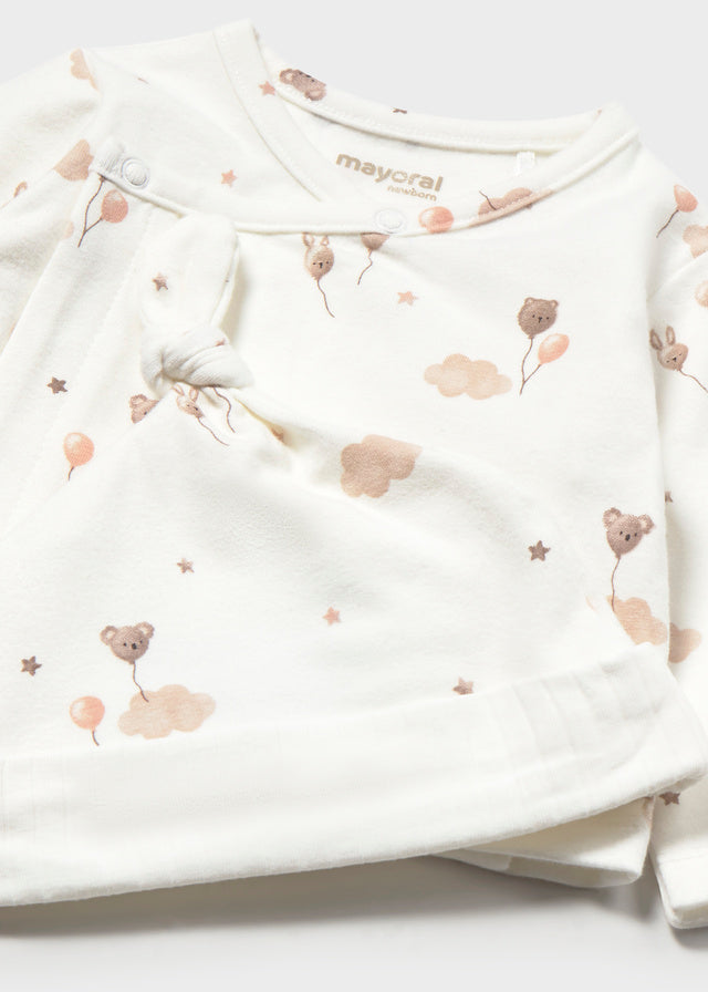Dettaglio maglia écru neonata Mayoral con fantasia di orsetti palloncini e nuvolette