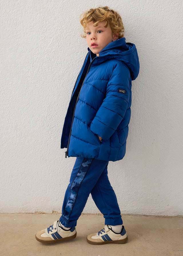 Giaccone bambino Mayoral blu con cappuccio vista laterale