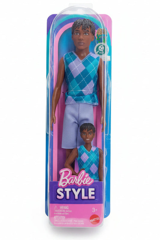 Barbie Fashionistas Ken Bambola DWK44 Mattel, modello assortito con outfit alla moda, pantaloni e scarpe coordinate.