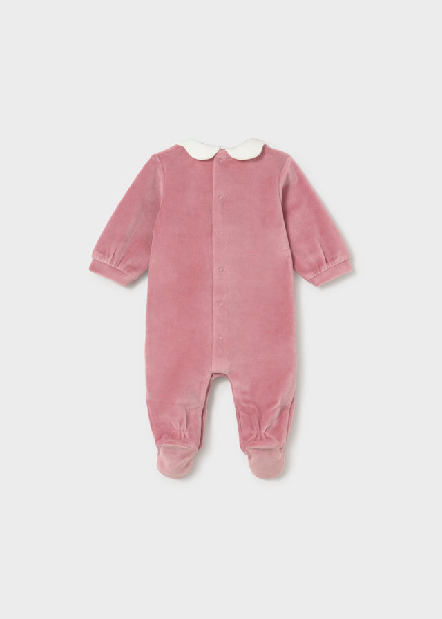 Retro tutina neonata rosa in velluto con piedini integrati Mayoral