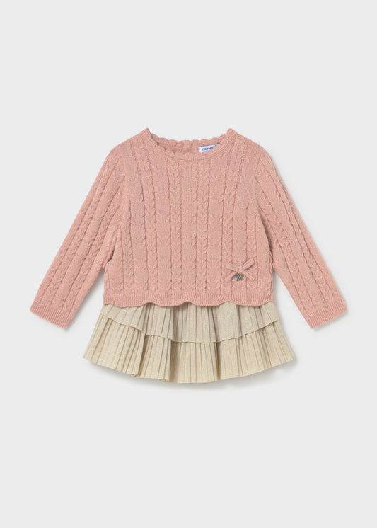 Vestito neonata Mayoral rosa cipria con maglia a trecce e gonna plissettata écru