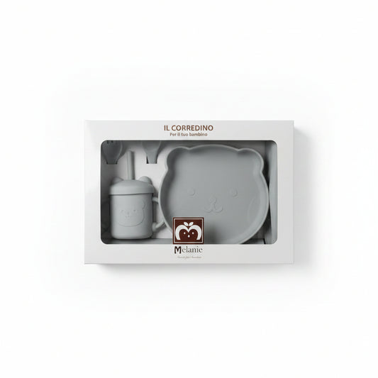 Melanie Set Pappa Svezzamento in Silicone Grigio con piatto e ciotola con ventosa, bicchiere con cannuccia, cucchiaio e forchetta, ideale per bambini.